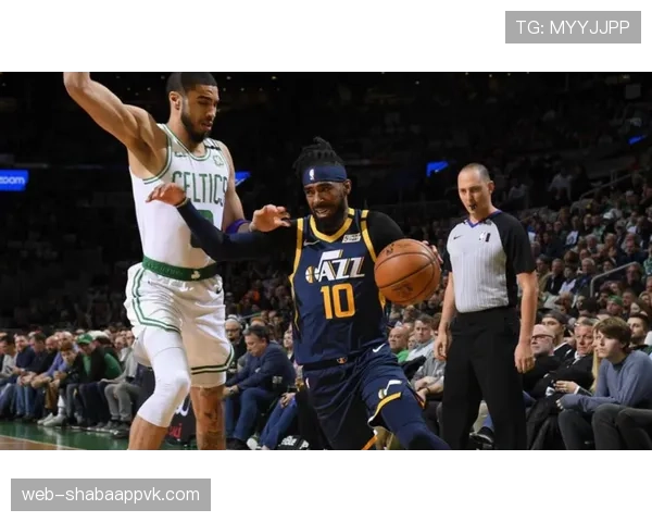 罗斯无球跑动效率提升，改变进攻发起方式