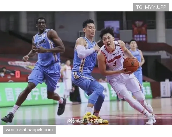 篮球比赛中底线发球规则的具体内容与执行标准有哪些规定